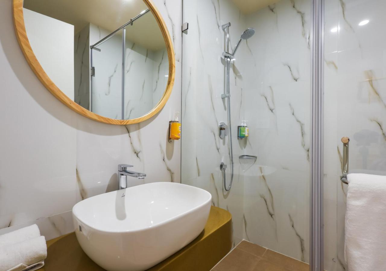 Bloom Hotel - Golf Course Road, Sector 43 Gurgaon Eksteriør billede