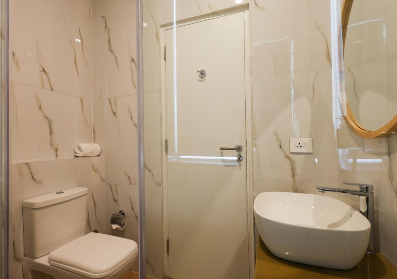 Bloom Hotel - Golf Course Road, Sector 43 Gurgaon Eksteriør billede