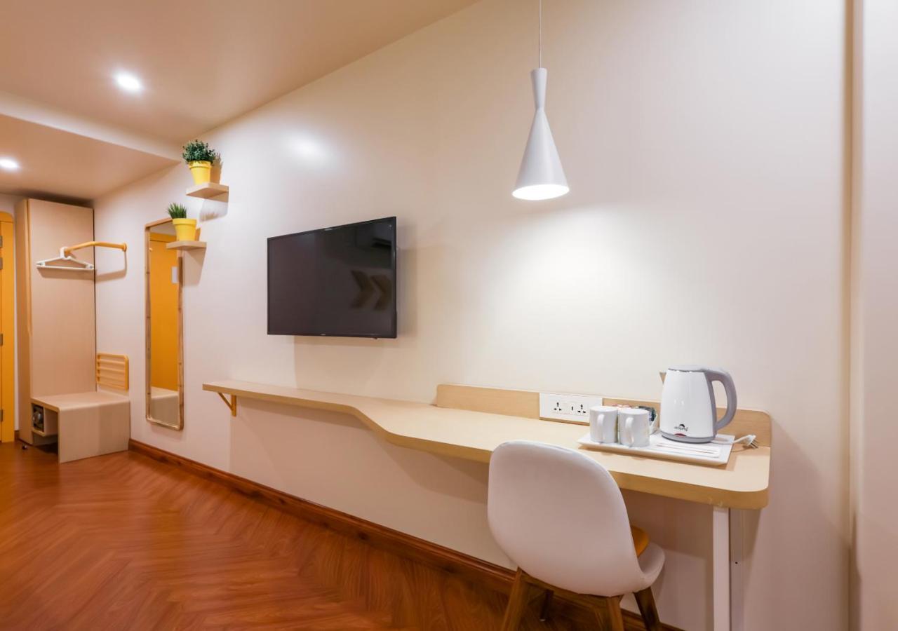 Bloom Hotel - Golf Course Road, Sector 43 Gurgaon Eksteriør billede