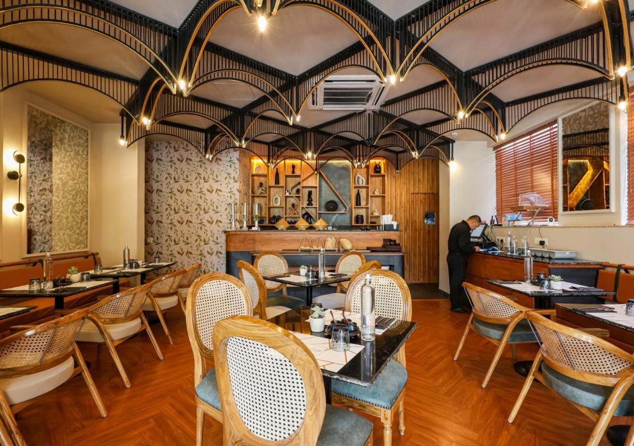 Bloom Hotel - Golf Course Road, Sector 43 Gurgaon Eksteriør billede