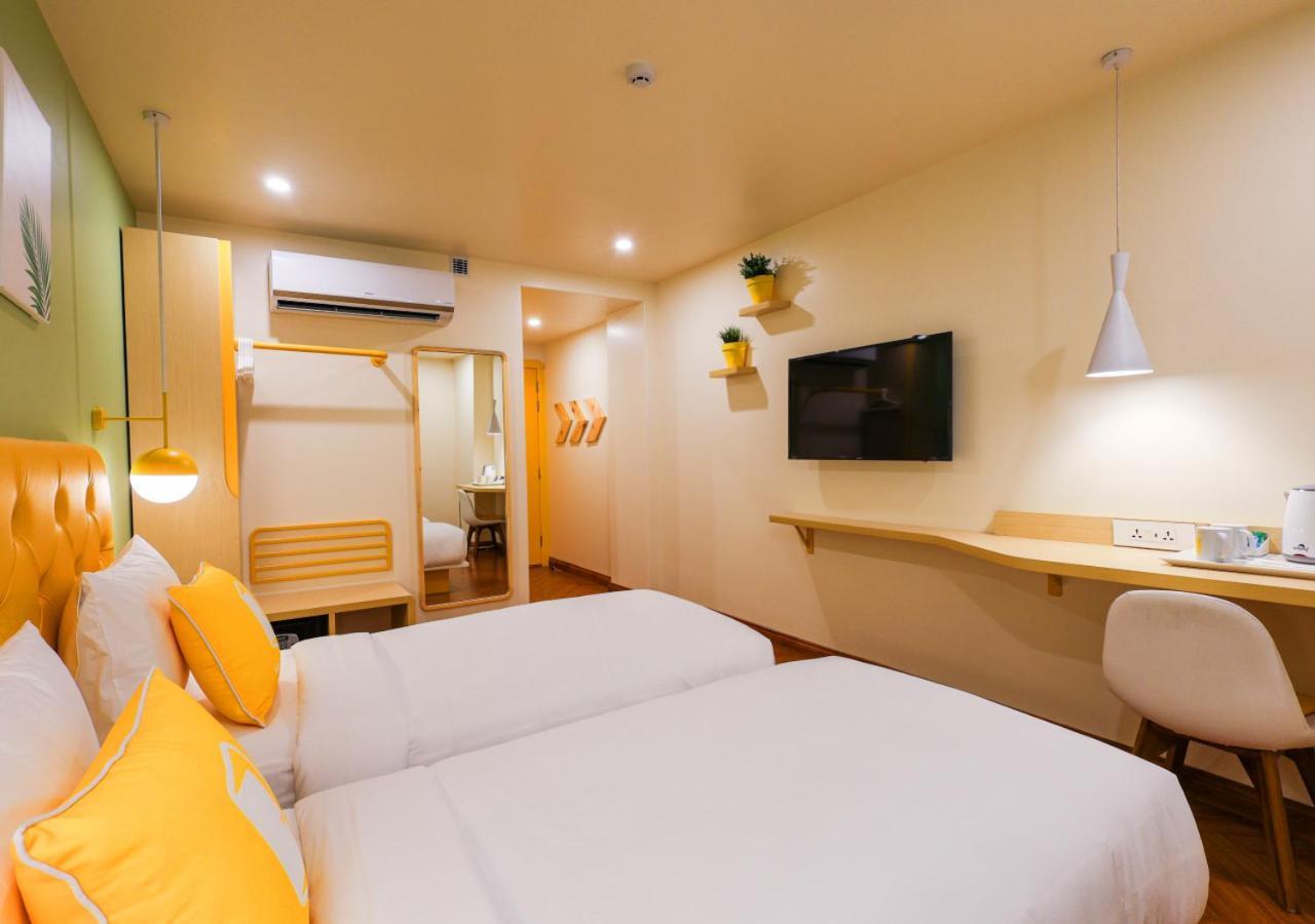 Bloom Hotel - Golf Course Road, Sector 43 Gurgaon Eksteriør billede